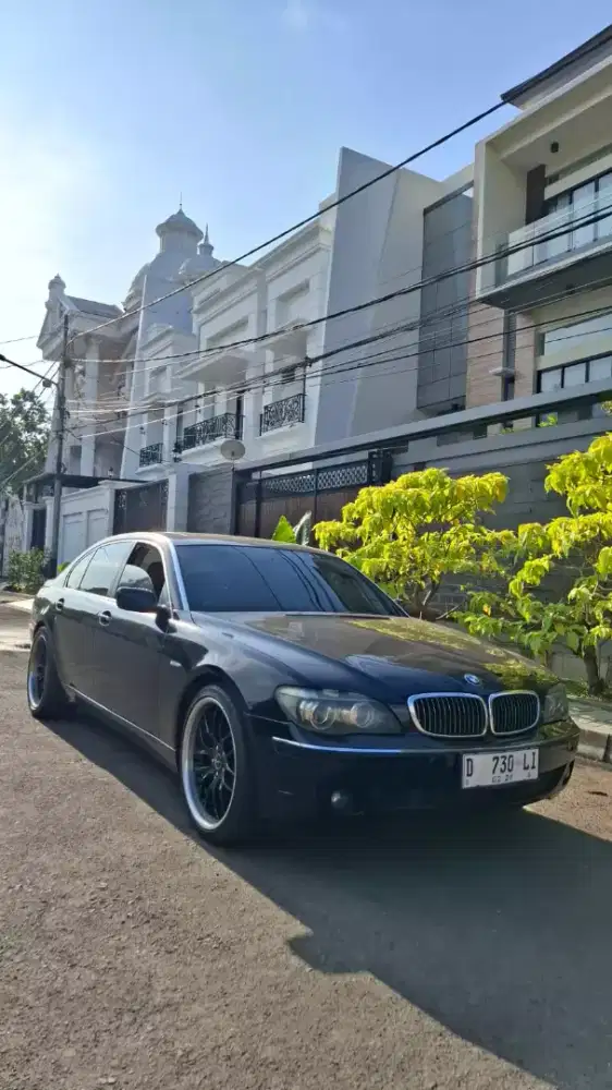 BMW 730li Sunroof 2005 Black !NopilCantik D730LI! Velg Breyton!Terawat