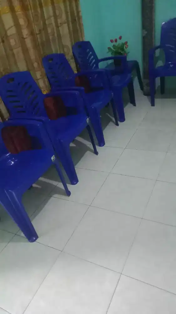 Jual kursi plastik napoly kondisi masih bagus 95 persen mulus lusss