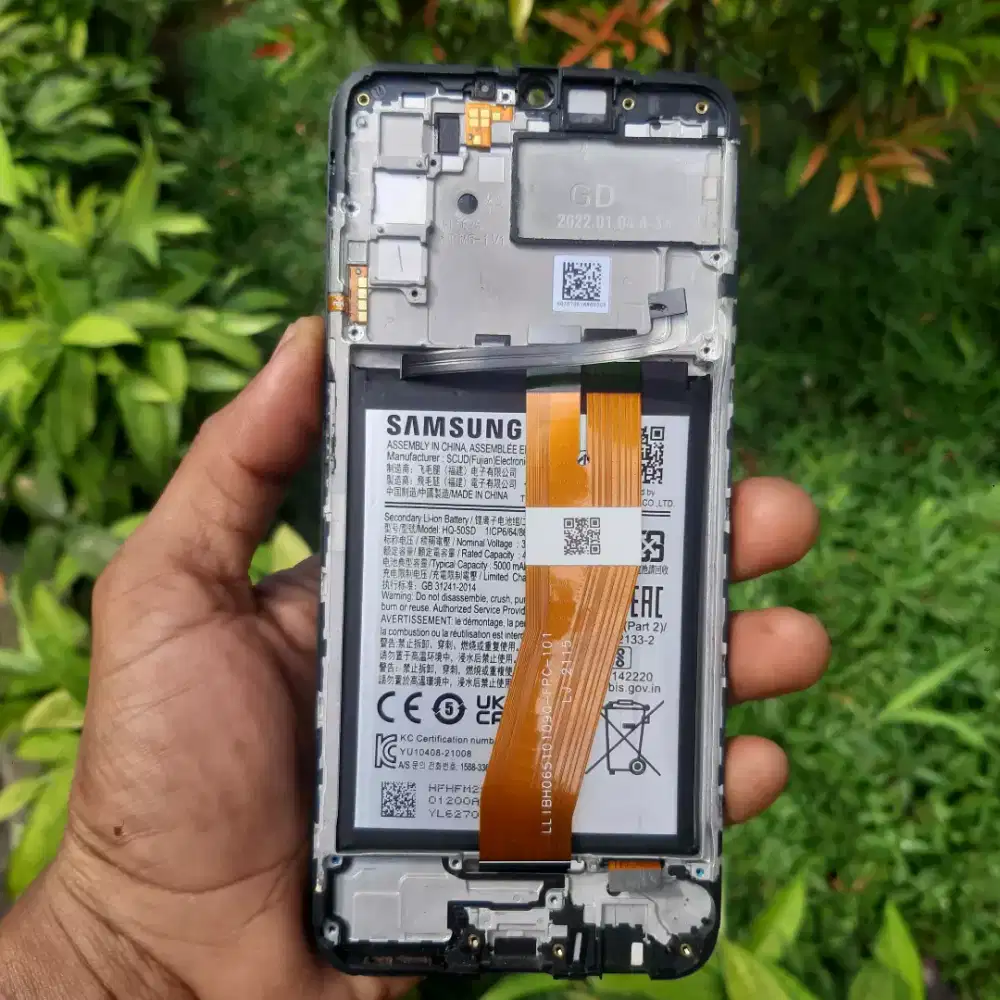 Lcd plus baterai Samsung a03s kondisi bekas copotan