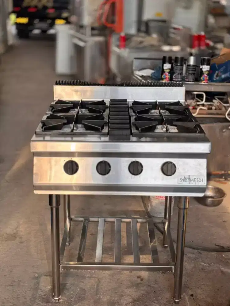 KOMPOR STOVE 4 TUNGKU

Merk Getra
Model RBD 4