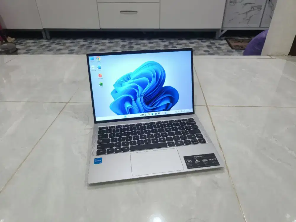 laptop Acer Core i5 1334U Gen 13 Ram 16GB SSD 512GB Like new