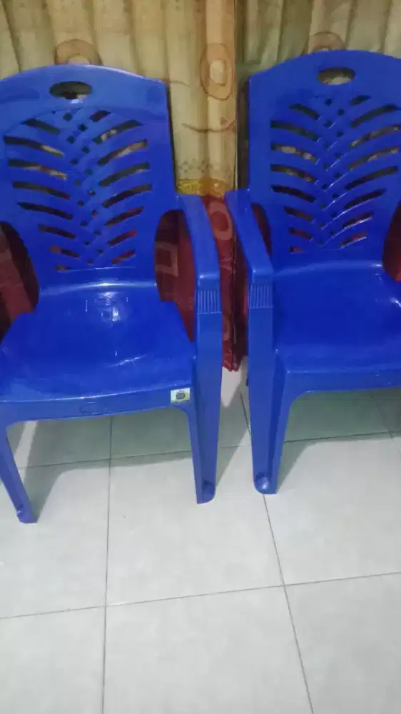 Jual kursi plastik napoly kondisi masih bagus 95 persen mulus lusss