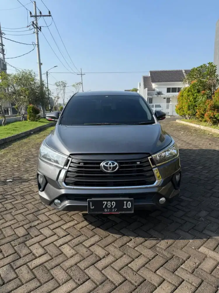 Toyota Innova reborn 2.0 venturer bensin matic 2017 merah