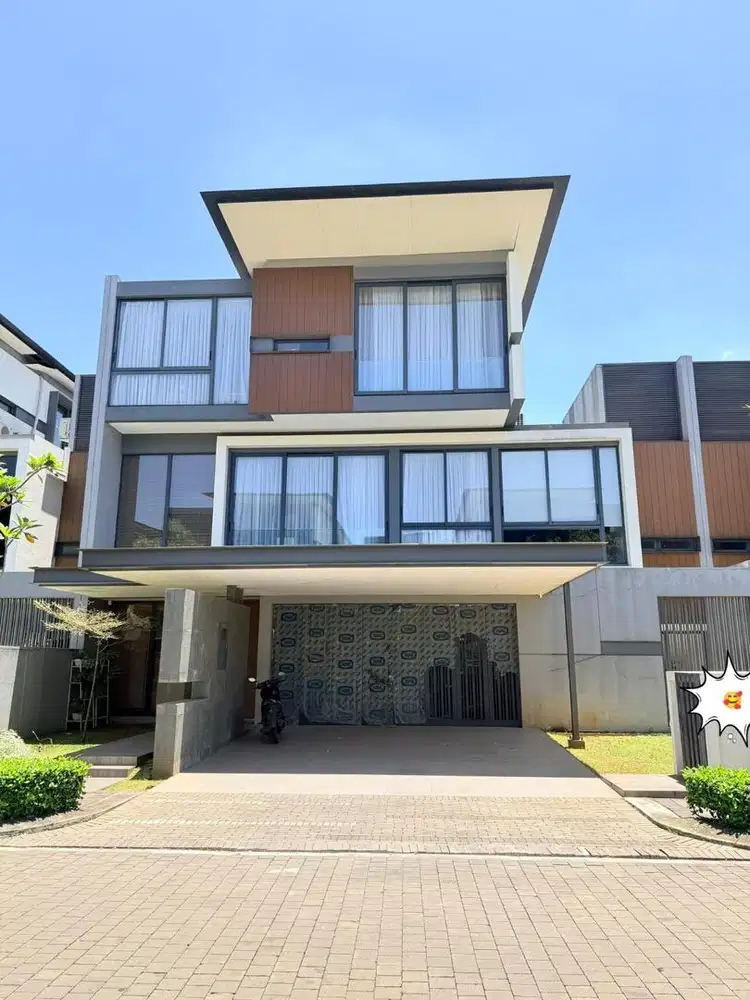 DIJUAL RUMAH MEWAH 3 LANTAI LYNDON NAVAPARK BSD CITY TANGERANG!