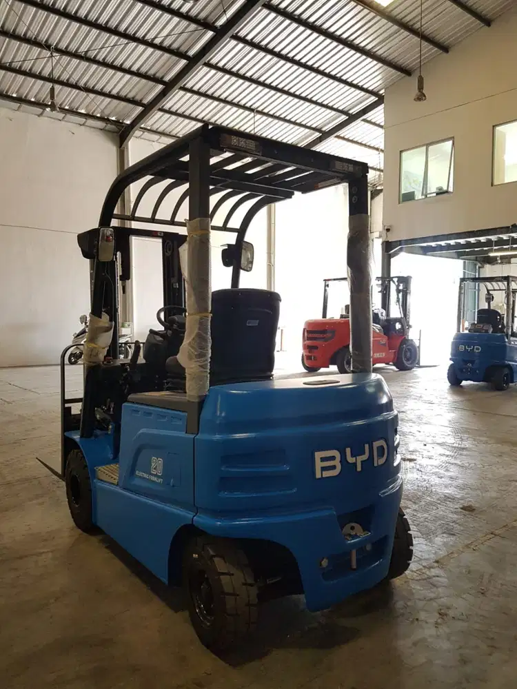 READY FOTKLIFT BYD ELECTRIC 2-50 TON