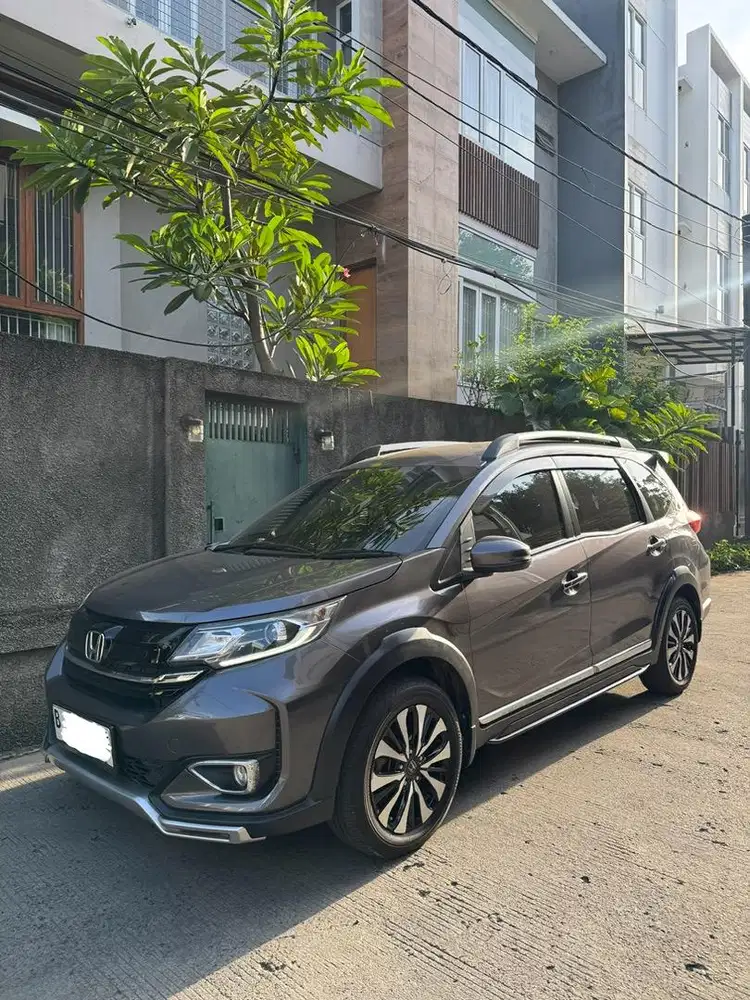 LOW KM BRV E PRESTIGE AT 2020 GREY