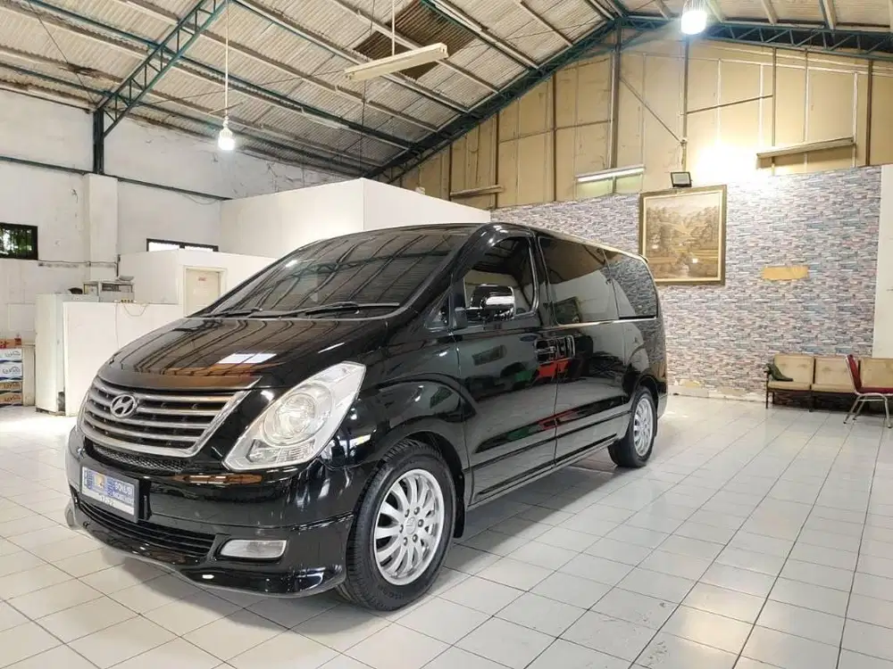 Hyundai H 1 ROYALE CRDI 2.5 Diesel AT 2012 Hitam