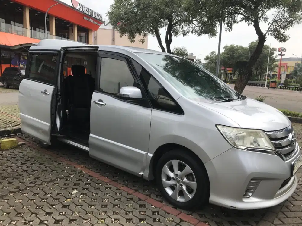 Nissan Serena HWS C26 tahun 2013