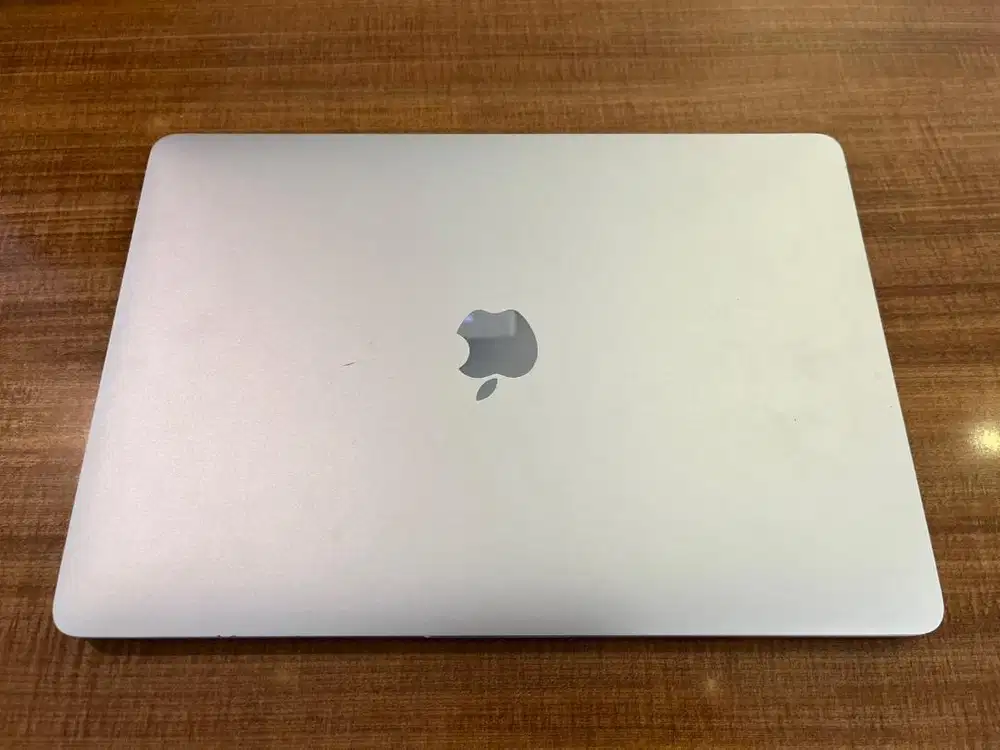 Macbook Pro 13 inch 2020 i5 16/500