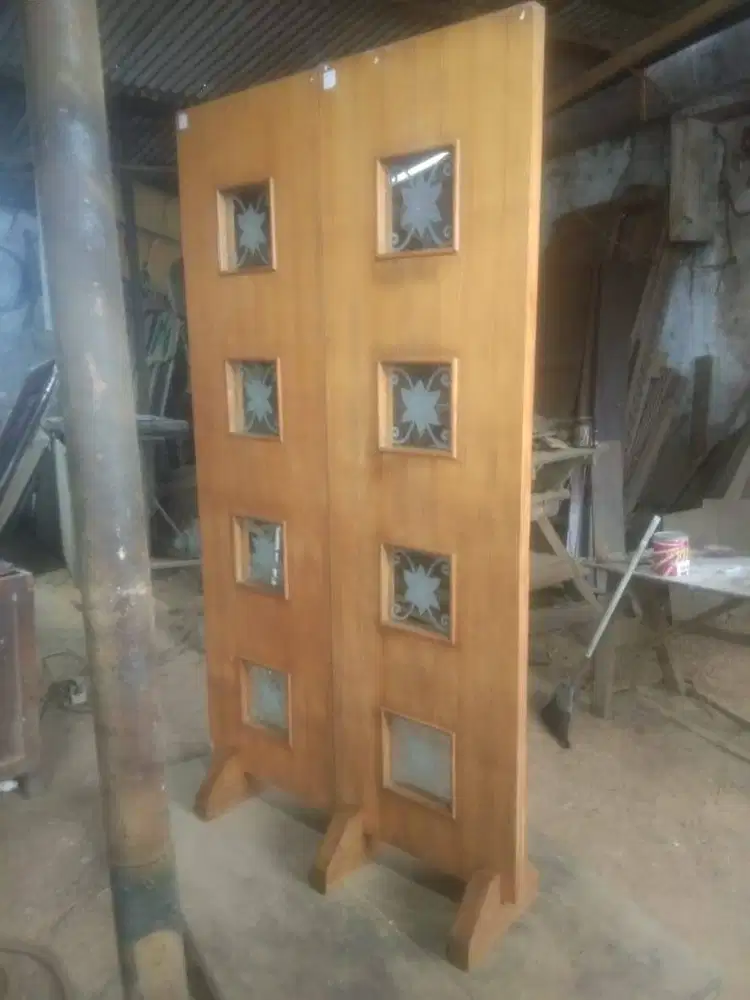 Sketsel/Partisi Kayu Kombinasi Kayu & Kaca, Tebal & Berat, Pejaten