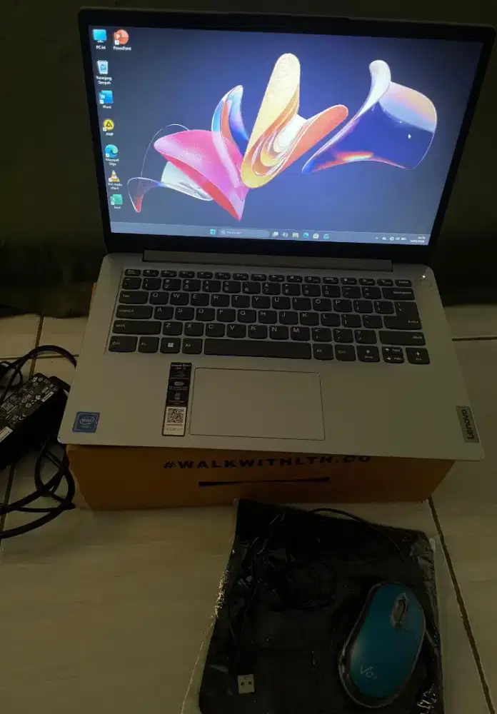 Laptop Lenovo ideapad slim 1i  ,Ram 8gb ssd 512gb , Layar 14,7 inch ,