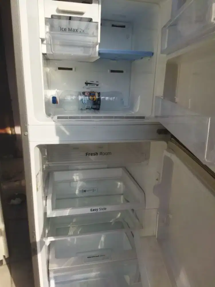 Kulkas 2 pintu jumbo normal dingin beku cepat merk SAMSUNG INVERTER