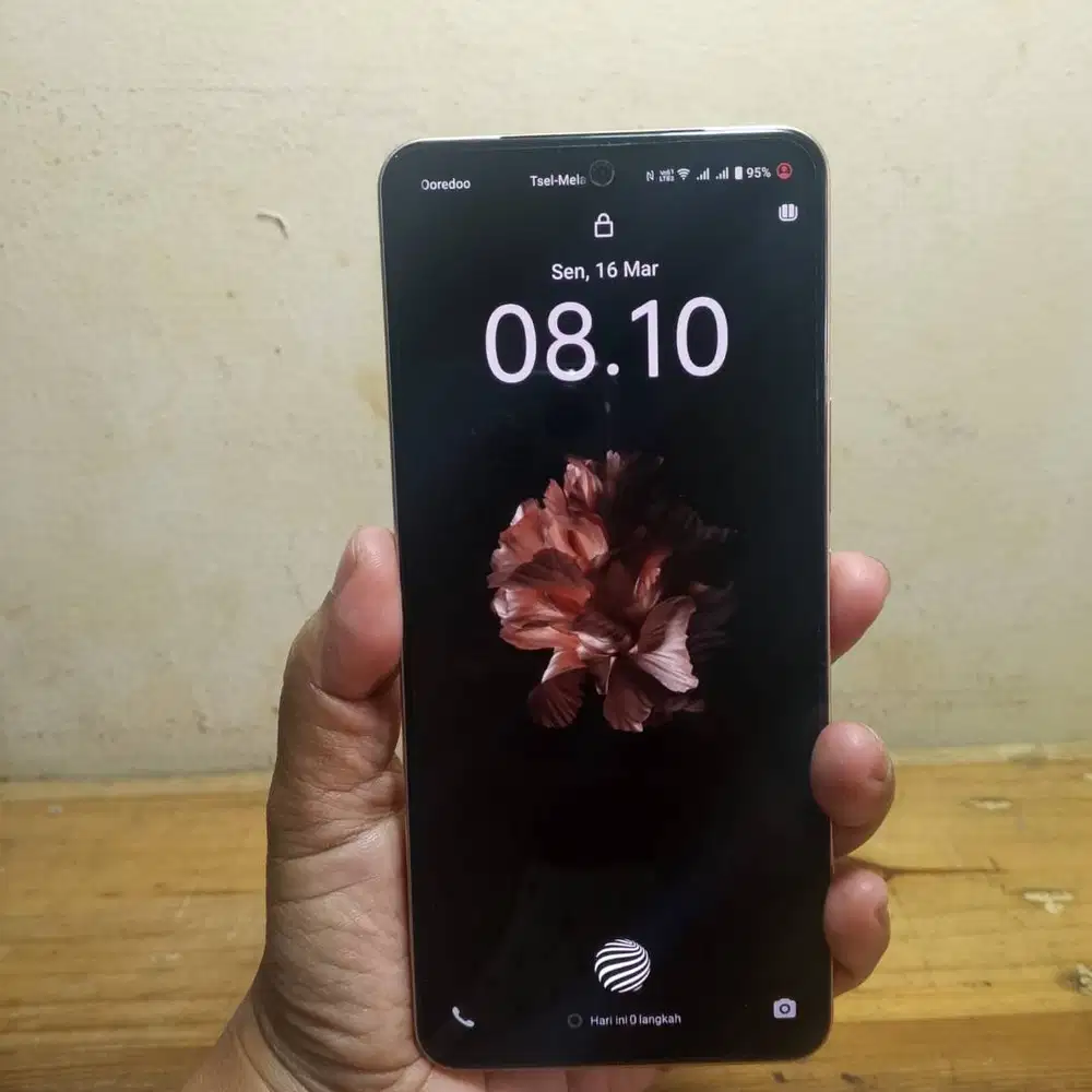 Vivo V29e 5G Ram 8 GB Penyimpanan 256 GB