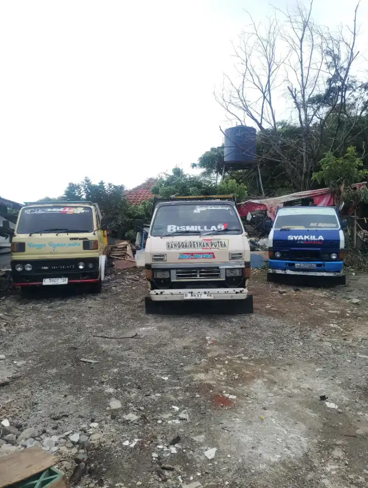 Jasa akutan dan buang puing