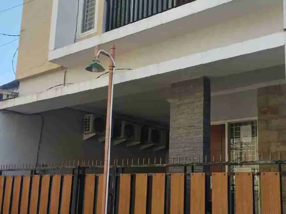 Dijual Rumah Kos 3 Lantai Siap Huni di Dekat Poros Suhat , Dekat UB dan Polinema Harga Menarik