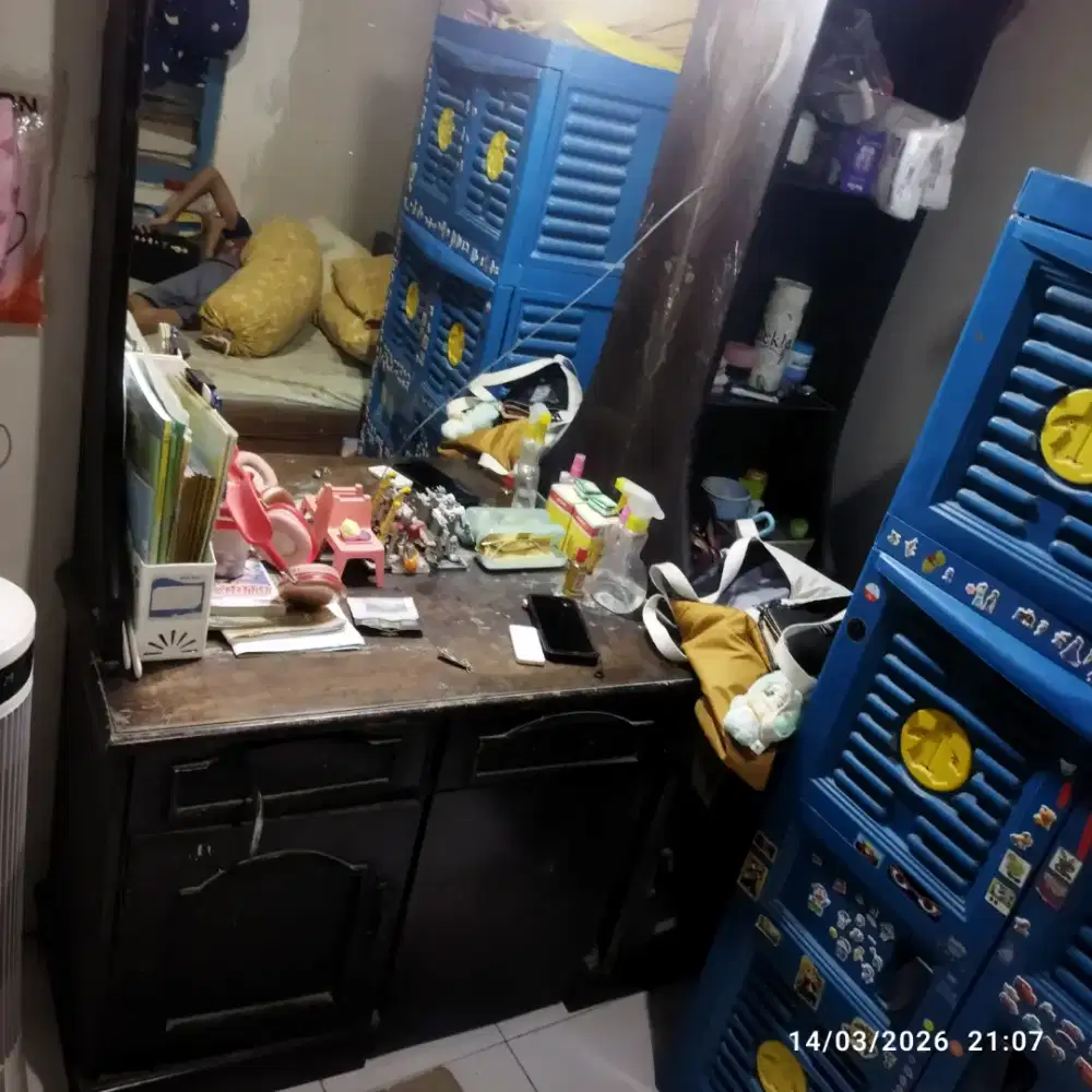 Dijual Lemari plastik & meja rias