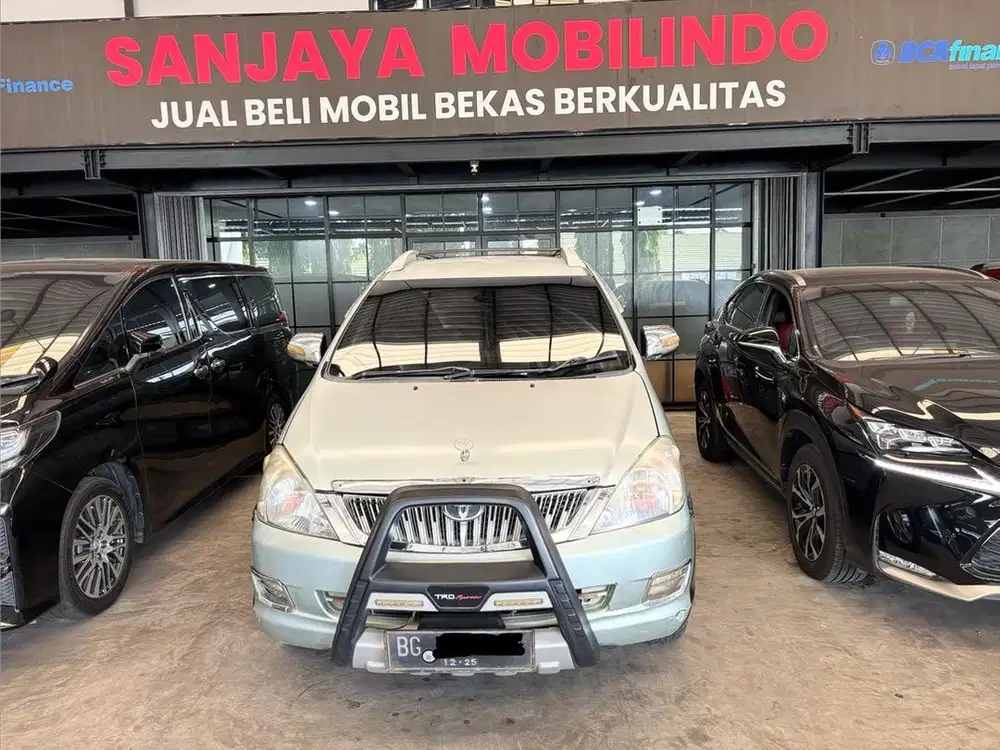 Innova G 2.0 M/T 2004/2005