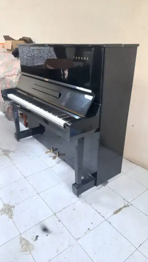 Piano YAMAHA U3. nippon gakki