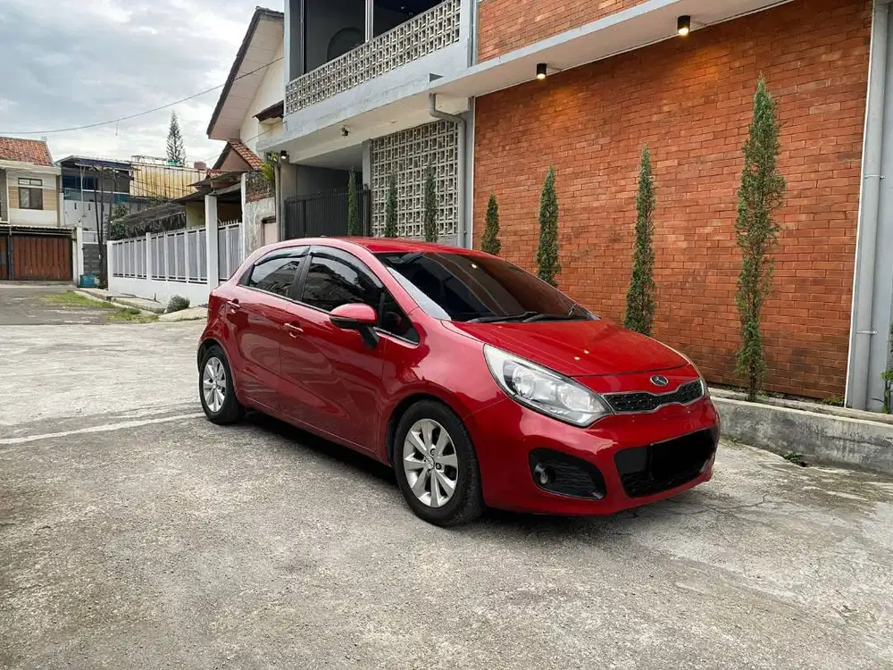 Kia Rio 1.4 hatchback matic 2012 merah