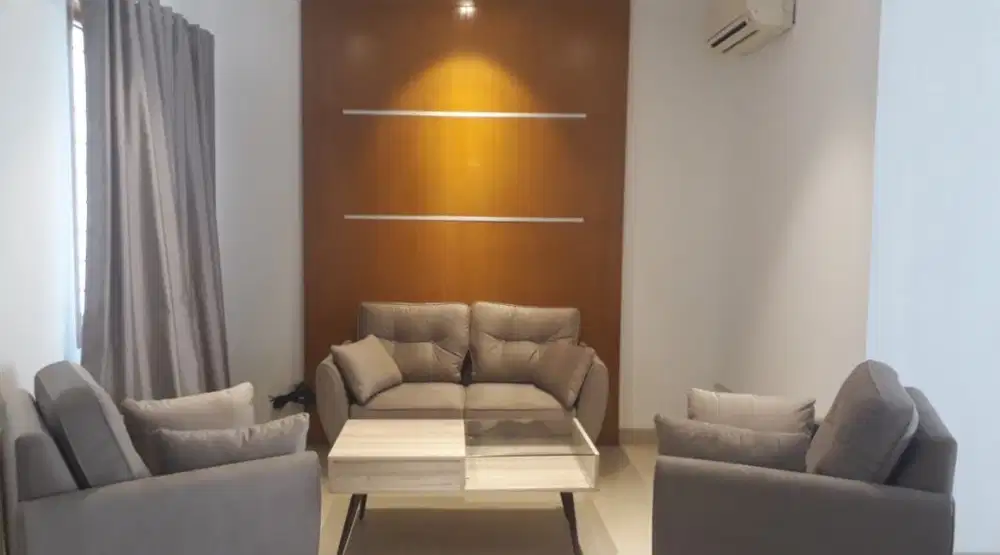 DIJUAL RUMAH SEMI FURNISHED 4 LANTAI TOMANG JAKARTA BARAT! SUPER LUAS!