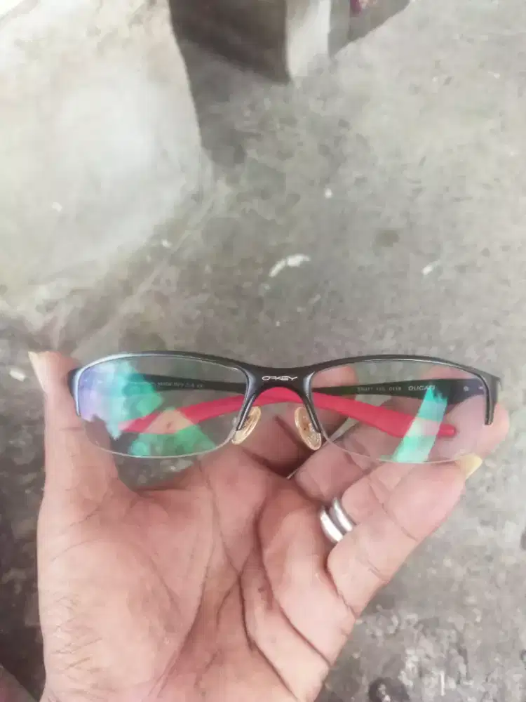 Kacamata Oakley Ducati
