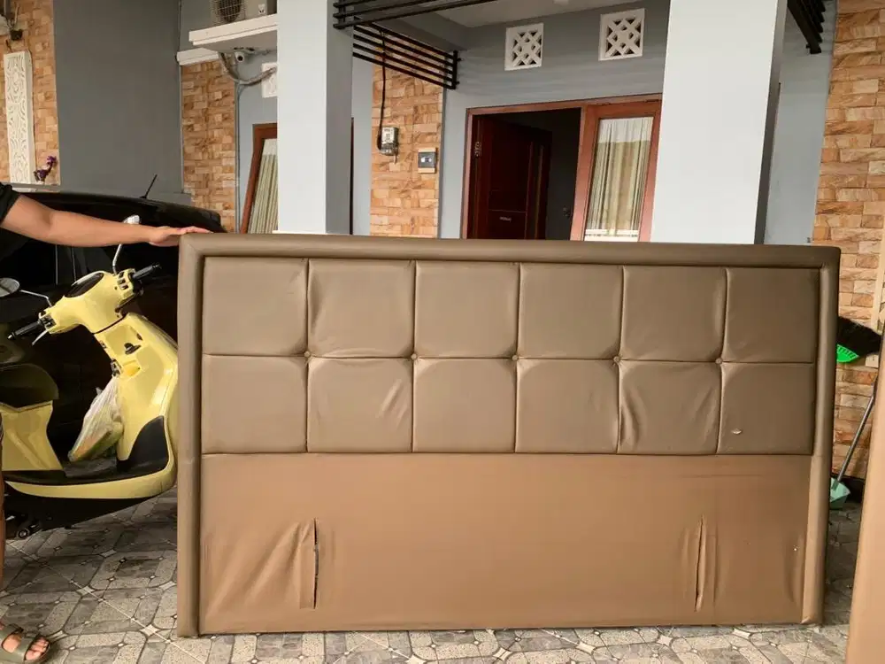 Dijual dipan dan alas kasur ukuran 200x200