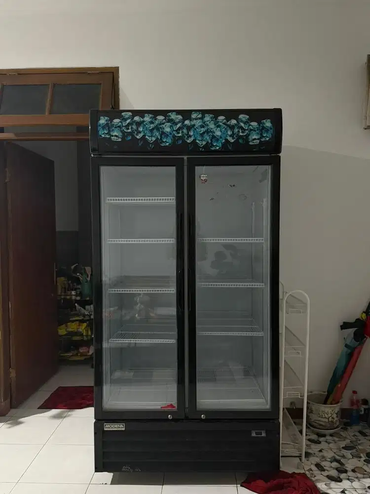 MODENA SHOWCASE COOLER SC 2801 L ( LIKE NEW PEMAKAIAN ONLY 9 BULAN )