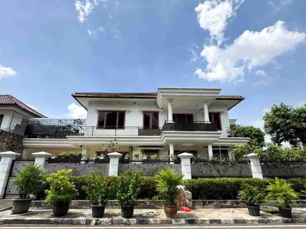 dijual rumah mewah lokasi strategis di kayu putih jakarta