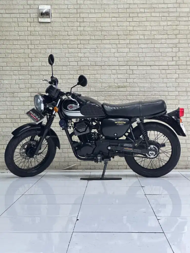 TERMURAH‼️ Kawasaki W175 SE 2019 Black Favorit - Dava Mustika