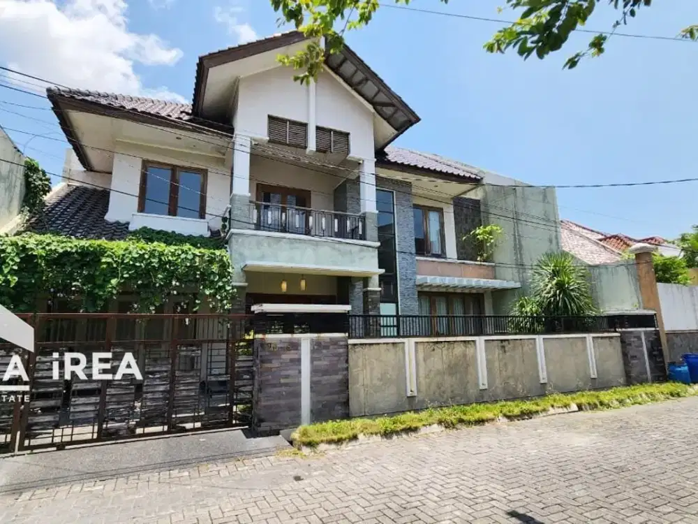 RUMAH 2 LANTAI DIJUAL DI SOLO BARU DEKAT THE PARK MALL DAN PAKUWON MALL