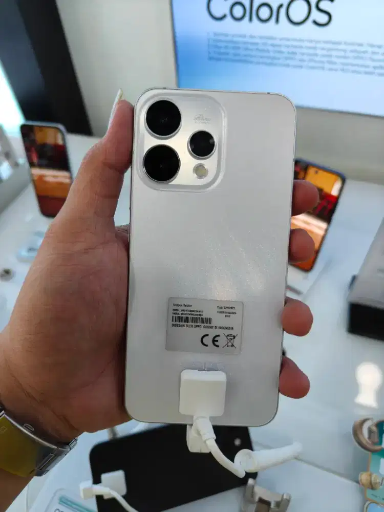 Oppo reno 15 5G 8/256 12/256