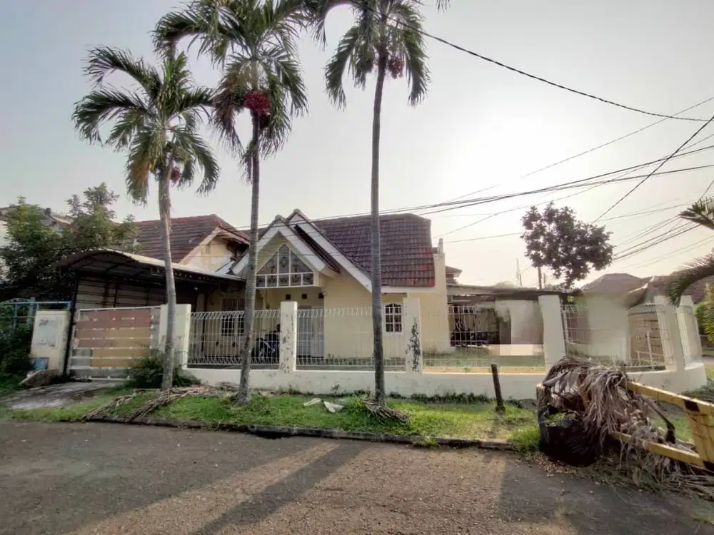 Rumah Hook Super Murah Halaman Luas di Griya Loka BSD