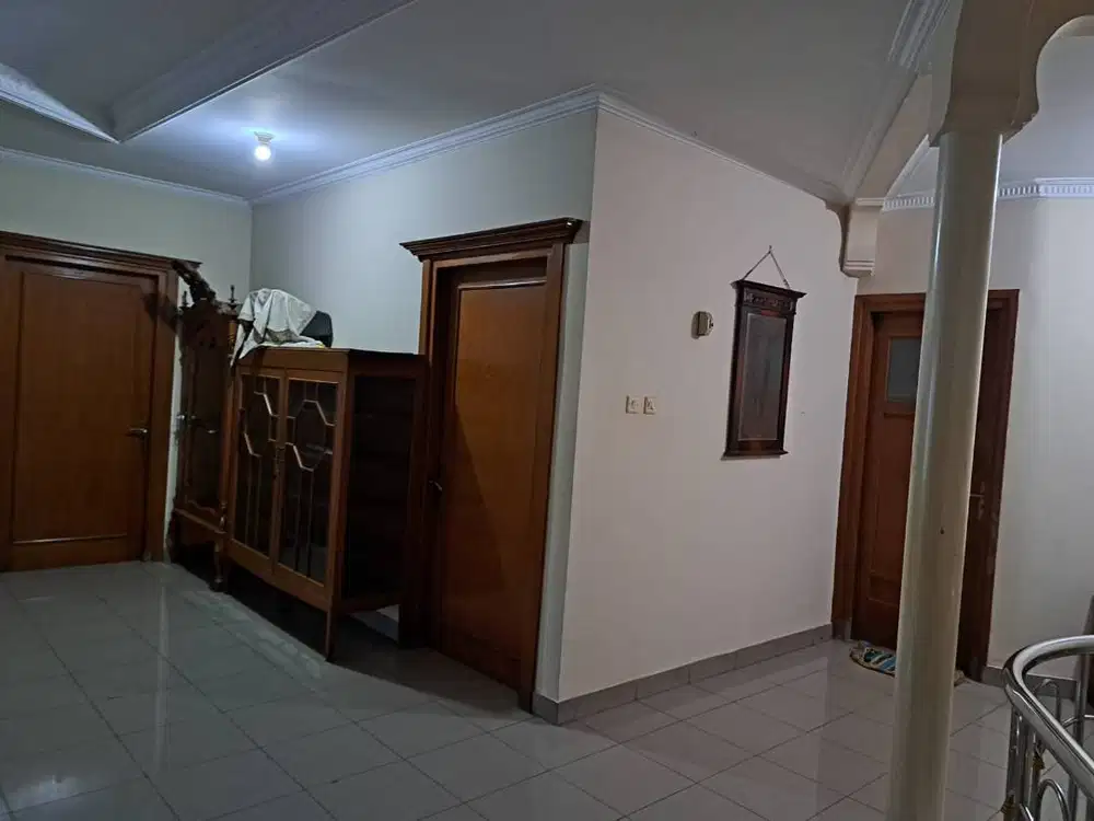 Dijual Rumah Mewah 2 Lantai Siap Huni di Lokasi Strategis Kembar