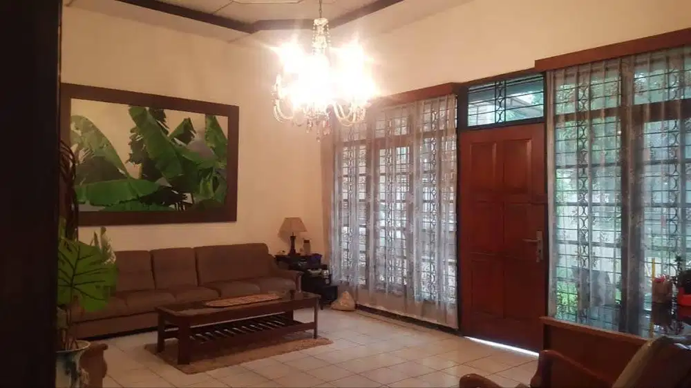 Dijual Rumah Lokasi Strategis di Mainroad Sriwijaya Bandung