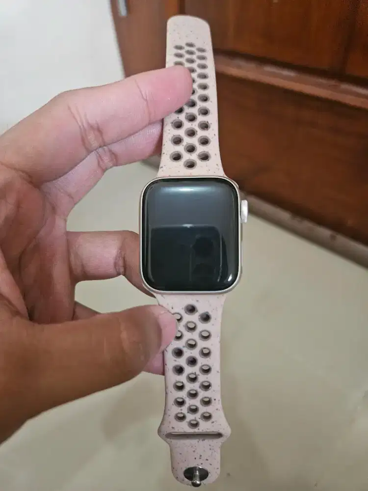 Apple Watch SE Gen 2 40mm resmi ibox jam charger only mulus