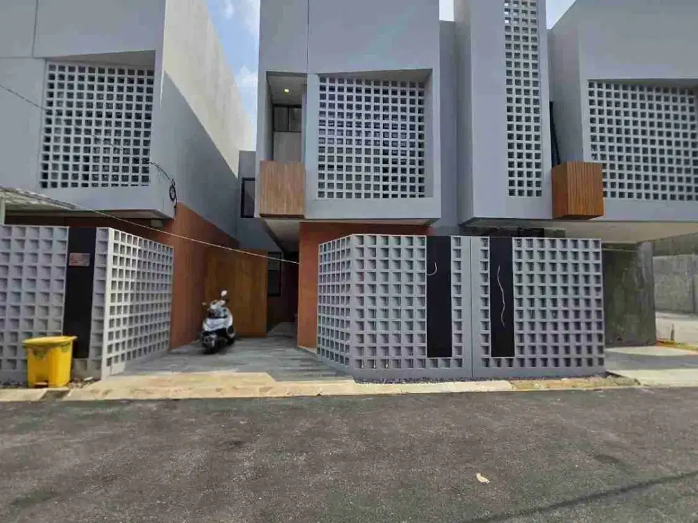 dijual Rumah baru siap huni di komplek billymoon pondok kelapa jakarta timur