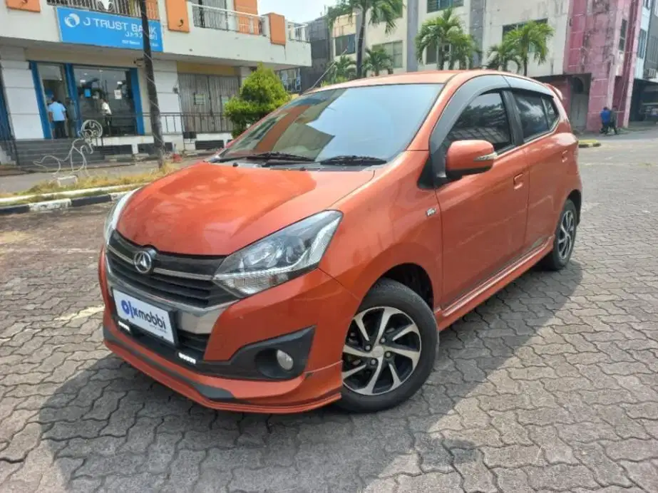 DP MURAH - Daihatsu Ayla 1.2 R Bensin MT 2019 Orange