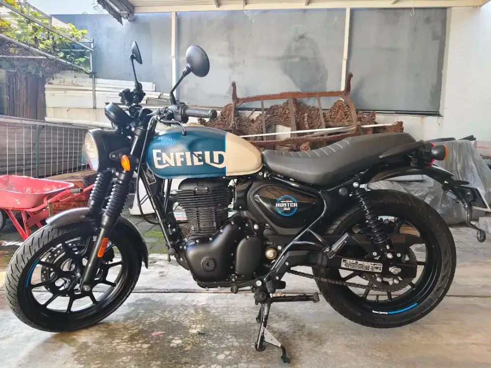Royal Enfield Hunter 350 Rebel Blue