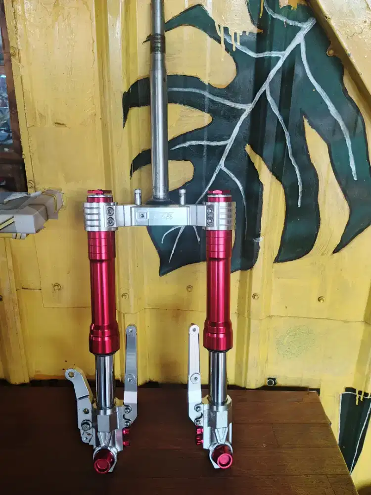 Shock breaker aerox new komplit sama segitiga nya