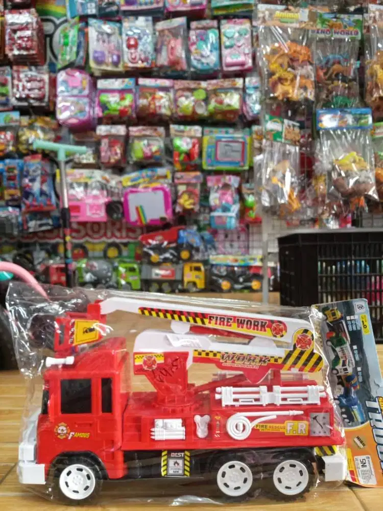 mainan anak truck pemadam