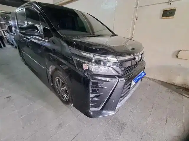 TERMURAH Toyota Voxy 2.0 Bensin-AT 2017 BZE B