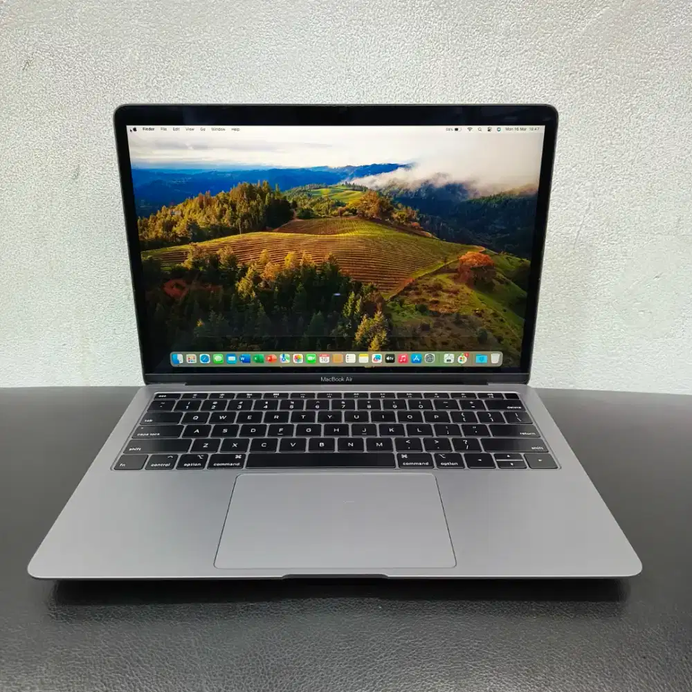 Macbook Air 13 inch 2019 Core i5 - 1,6GHz RAM 8GB SSD 256GB ( Second )