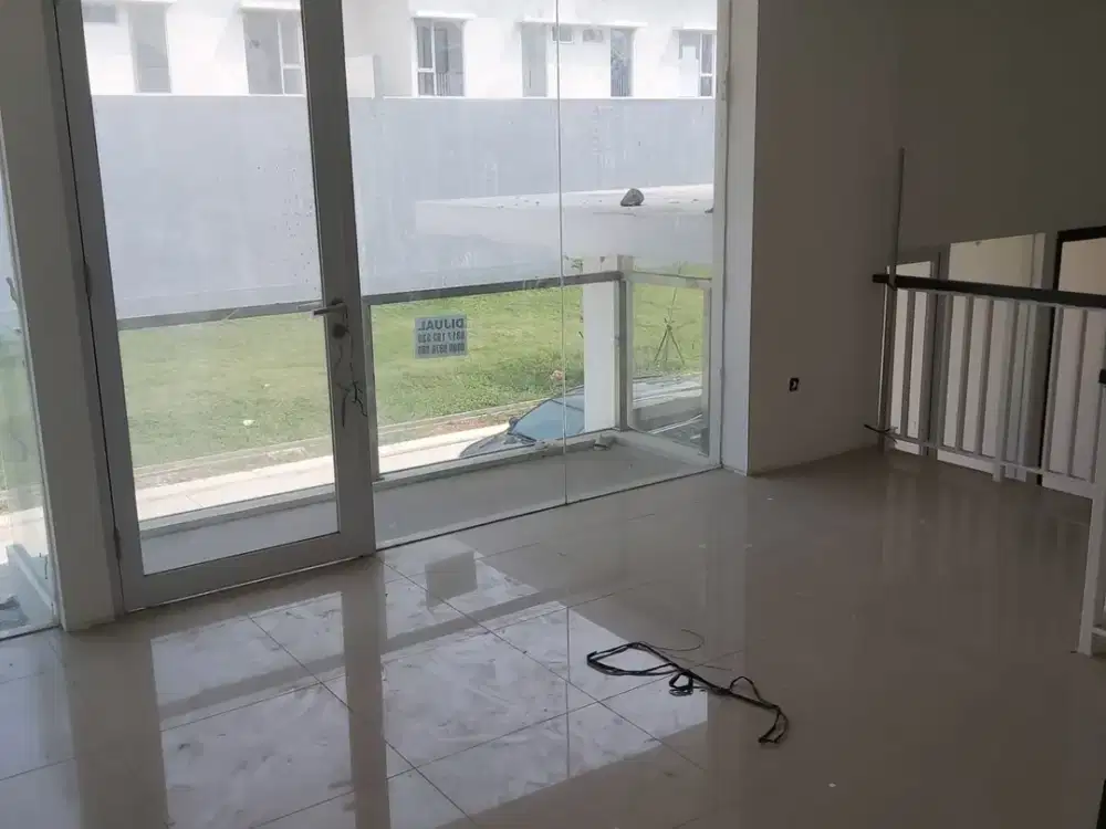 dijual rumah 2 lantai siap huni citra 8