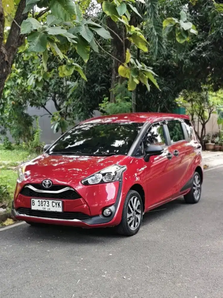 TOYOTA SIENTA V AT 2020 KM 41 RIBU