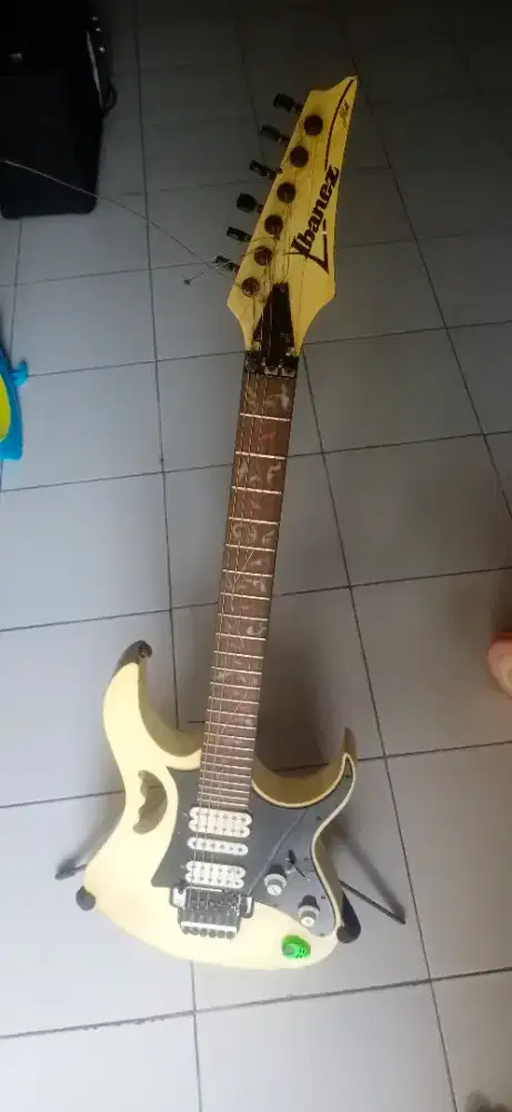 Gitar ibanez customize