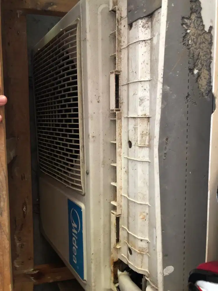 Ac Midea 3/4pk bekas