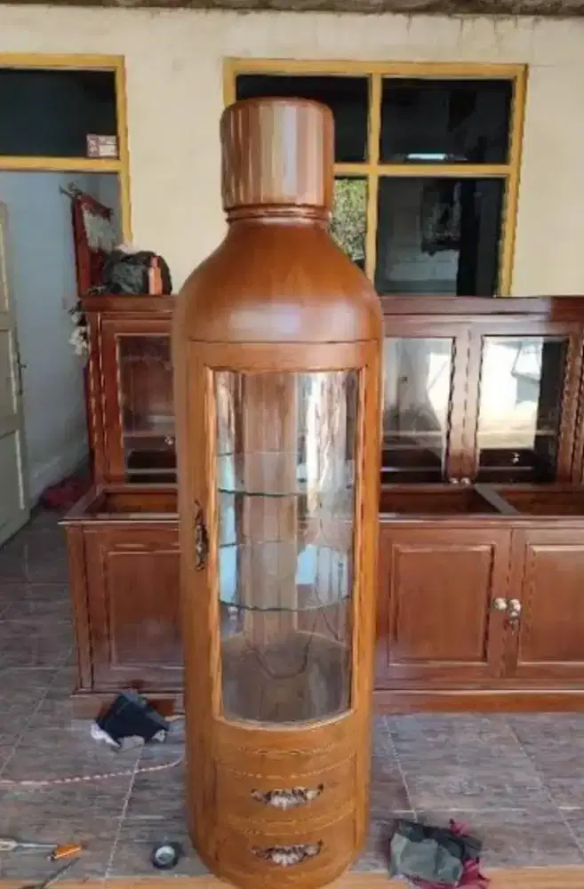 Barang antik Lemari botol