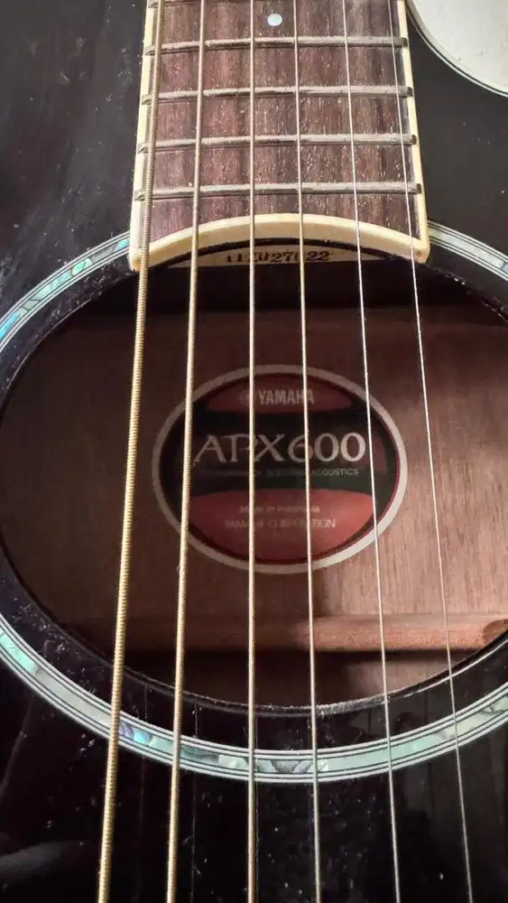 Jual gitar accoustic yamaha apx 600