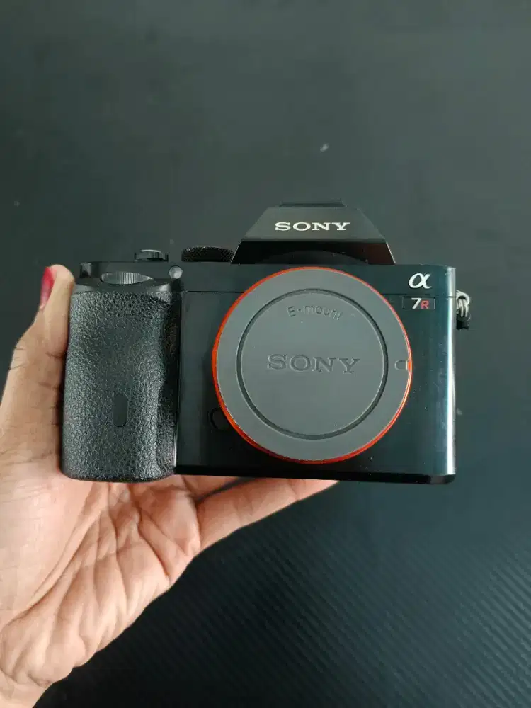 SONY A7R BODY ONLY SIAP PAKAI