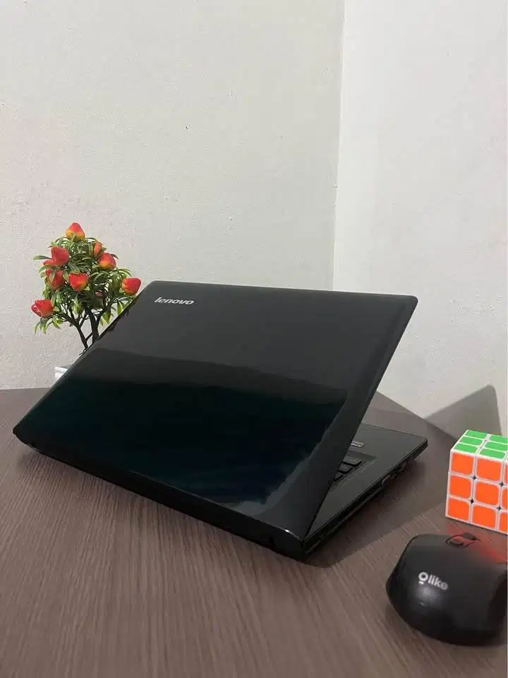 Laptop / Lenovo Notebook Murah Ideapad 300-14ISK- 14 Inci